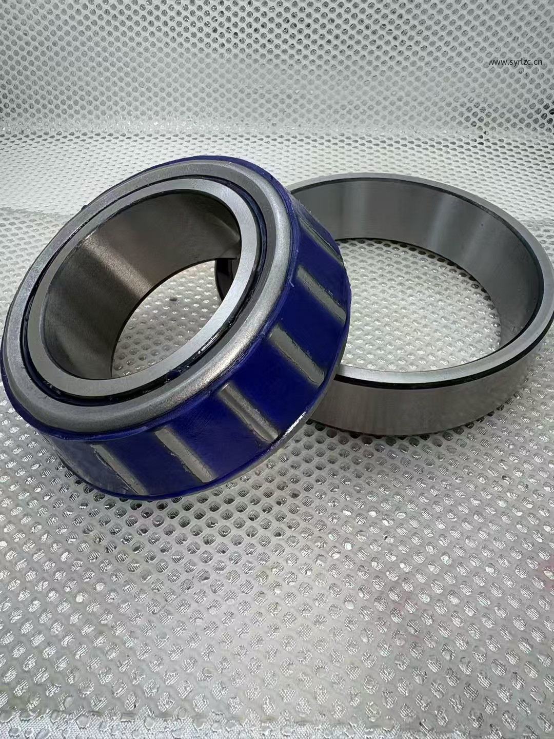 固态油脂轴承；圆锥滚子轴承33009和352936（2097936）